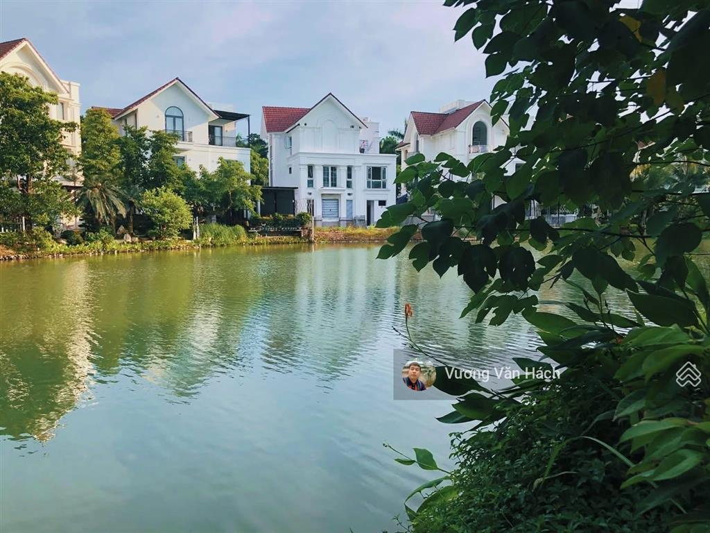 Bán biệt thự đơn lập ciputra tây hồ  thang máy  view hồ, sân gorl  5 nổi 1 hầm giá nhỉnh 300tr