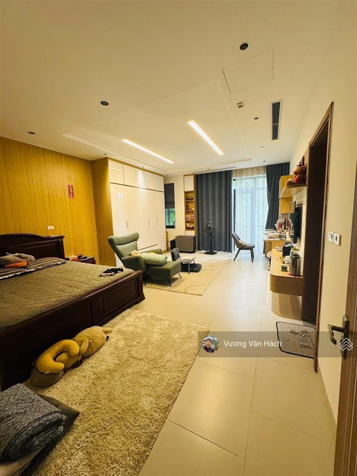 Cần bán gấp trả nợ  biệt thự ciputra khu c đường đôi view trường quốc tế  hoàn thiện đẹp 200m2