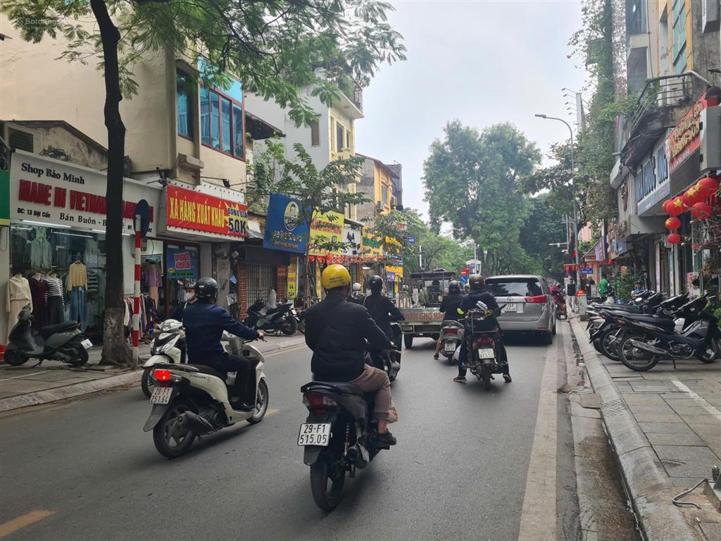 Cho thuê mb phố đội cấn, rộng 88m2 mặt tiền 7,5m, khu vực sầm uất, kd tốt mọi mô hình, giá 45 triệu