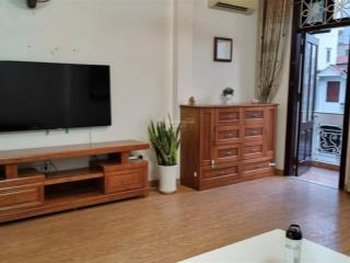 Cho thuê 1n1k 65m2 phố tôn thất thiệp, có ban công, full đồ, thang máy, an ninh tốt, giá 12 triệu