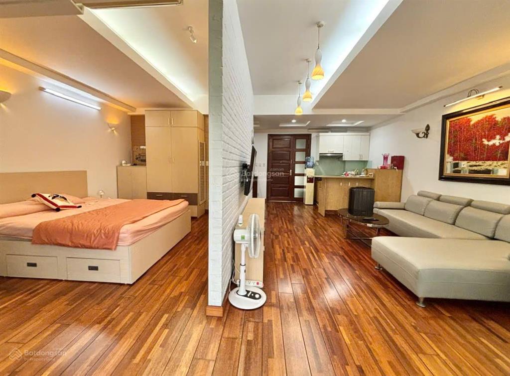 Cho thuê 1n1k 65m2 hàng bài, gần tràng tiền plaza, full đồ, thang máy, có ban công, 15 triệu/ tháng