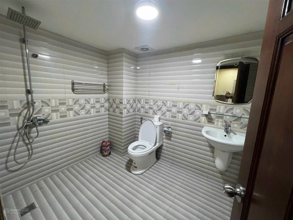 Cho thuê 1n1k 60m2 phan chu trinh hoàn kiếm, phòng nhiều cửa sổ có ban công, full đồ, giá 11 triệu