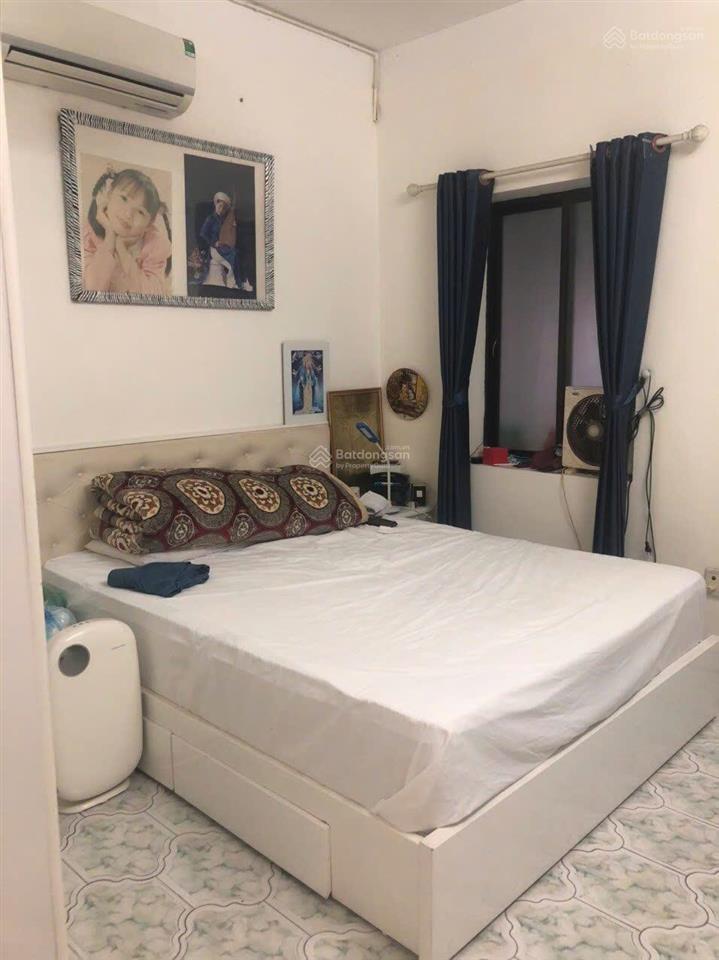 Cho thuê ch tập thể tầng 3 trần quốc toản, có ban công logia, 3 mặt thoáng, 1n1k 60m2, giá 9 triệu