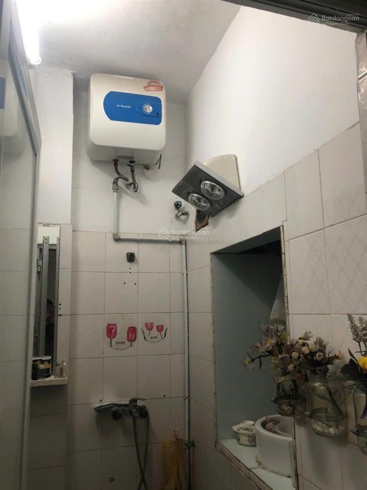 Cho thuê ch tập thể tầng 3 trần quốc toản, có ban công logia, 3 mặt thoáng, 1n1k 60m2, giá 9 triệu