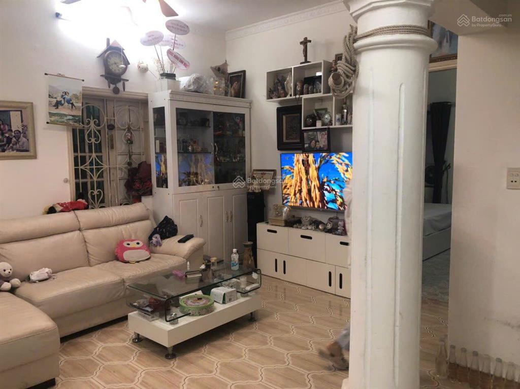 Cho thuê ch tập thể tầng 3 trần quốc toản, có ban công logia, 3 mặt thoáng, 1n1k 60m2, giá 9 triệu
