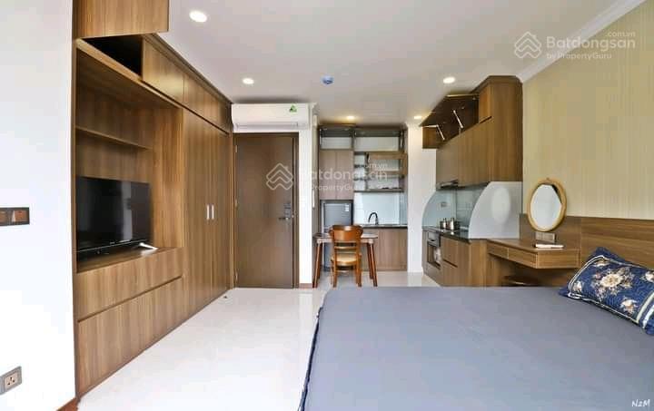 Cho thuê studio mặt phố nam tràng  ô tô đỗ cửa. 30m2 ban công rộng, full đồ, thang máy, giá 9,5tr