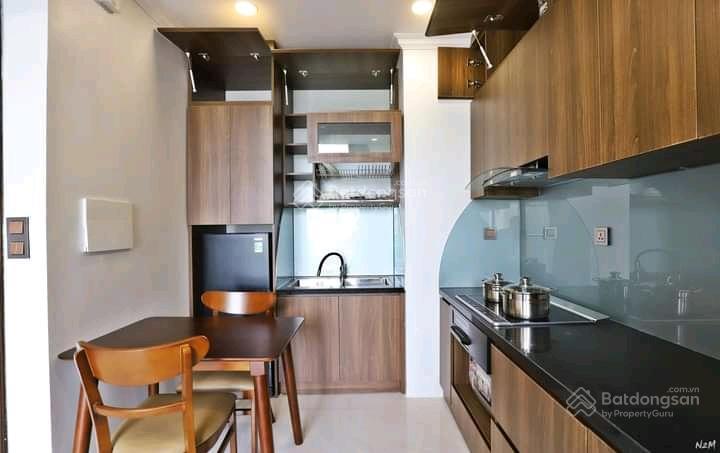 Cho thuê studio mặt phố nam tràng  ô tô đỗ cửa. 30m2 ban công rộng, full đồ, thang máy, giá 9,5tr