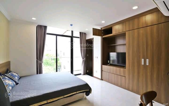 Cho thuê studio mặt phố nam tràng  ô tô đỗ cửa. 30m2 ban công rộng, full đồ, thang máy, giá 9,5tr