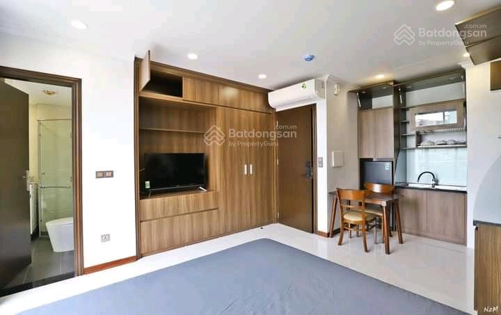 Cho thuê studio mặt phố nam tràng  ô tô đỗ cửa. 30m2 ban công rộng, full đồ, thang máy, giá 9,5tr