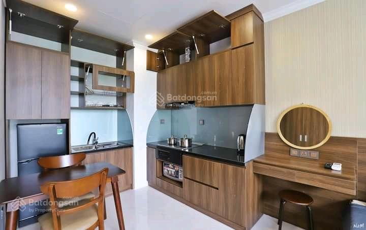 Cho thuê studio mặt phố nam tràng  ô tô đỗ cửa. 30m2 ban công rộng, full đồ, thang máy, giá 9,5tr