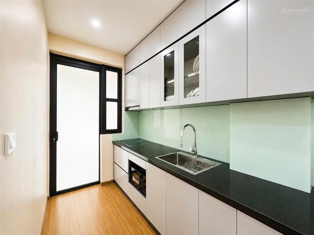 Cho thuê 1n1k 40m2 đường tây hồ, full đồ, thang máy, ban công, lô góc thoáng sáng, giá 10 triệu