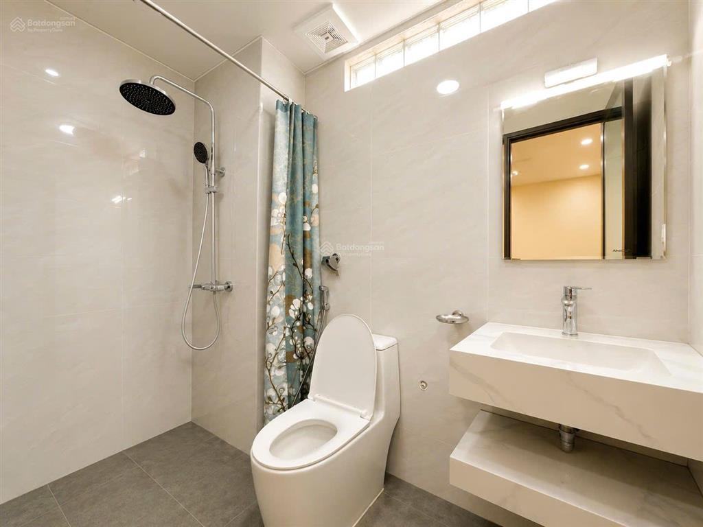 Cho thuê 1n1k 40m2 đường tây hồ, full đồ, thang máy, ban công, lô góc thoáng sáng, giá 10 triệu