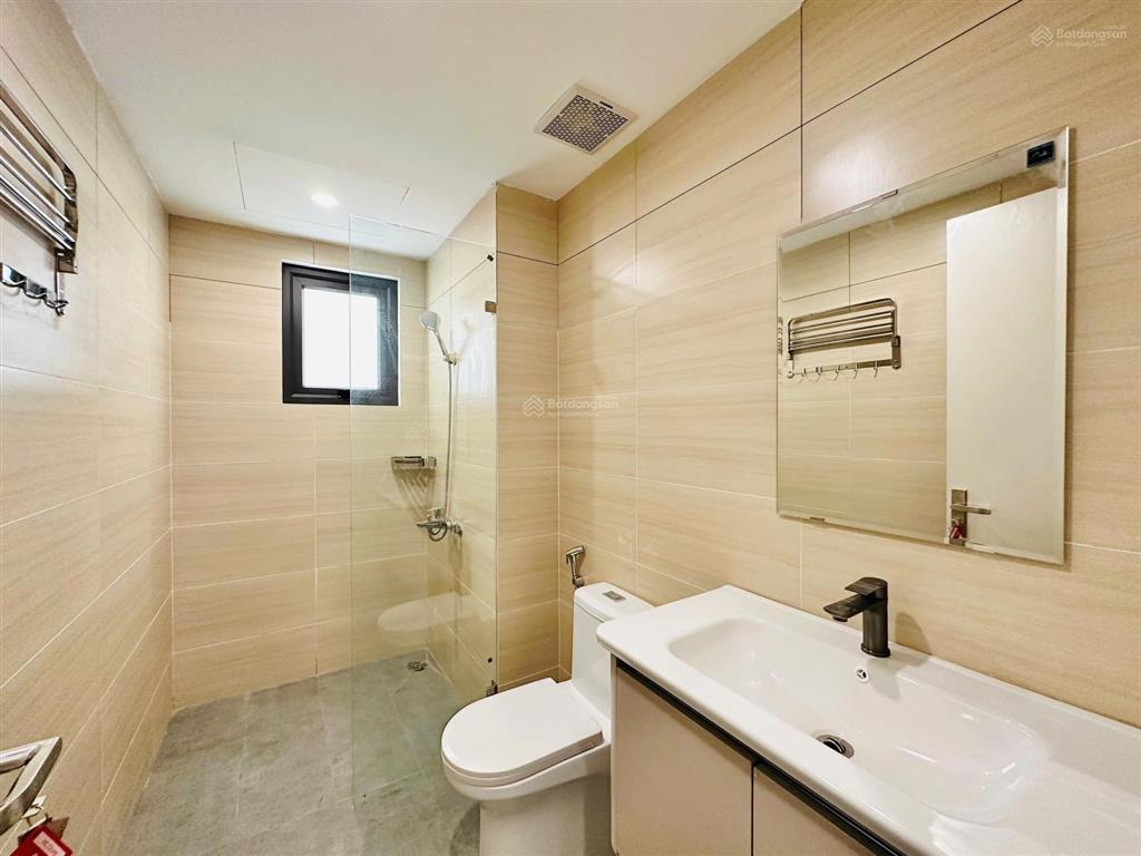Cho thuê 1n1k ngõ 19 tô ngọc vân, full đồ, thang máy, ban công, lô góc thoáng sáng, giá 10 triệu