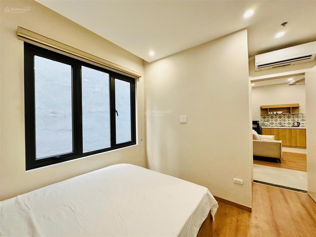 Cho thuê 1n1k ngõ 19 tô ngọc vân, full đồ, thang máy, ban công, lô góc thoáng sáng, giá 10 triệu