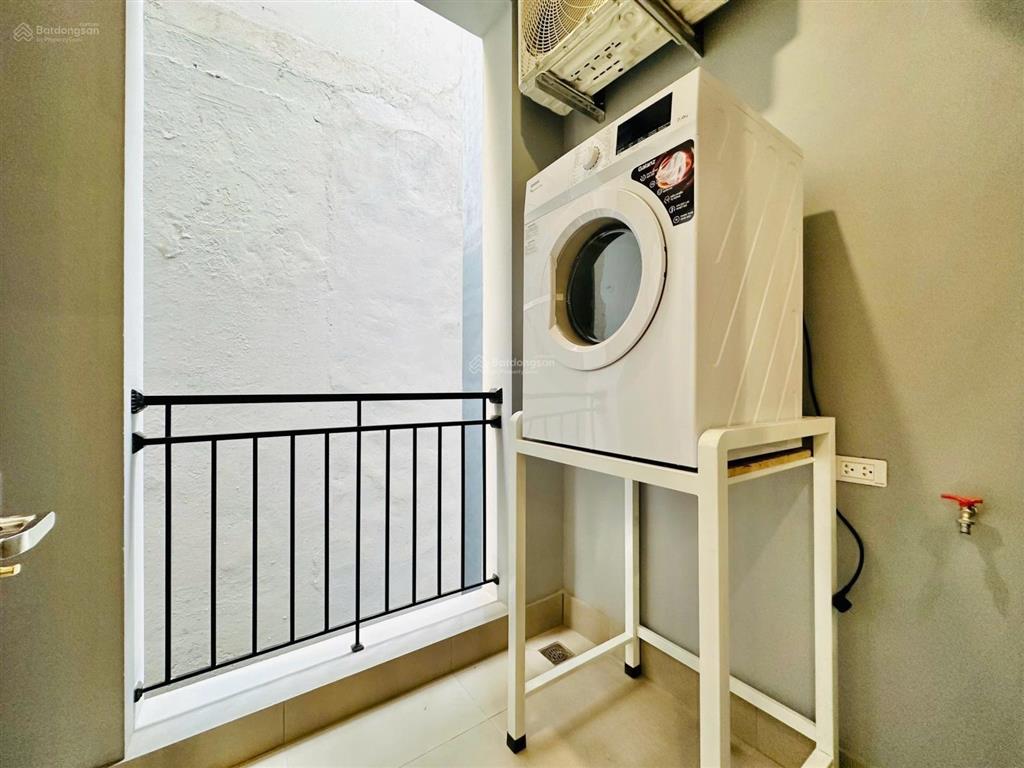 Cho thuê 1n1k ngõ 19 tô ngọc vân, full đồ, thang máy, ban công, lô góc thoáng sáng, giá 10 triệu