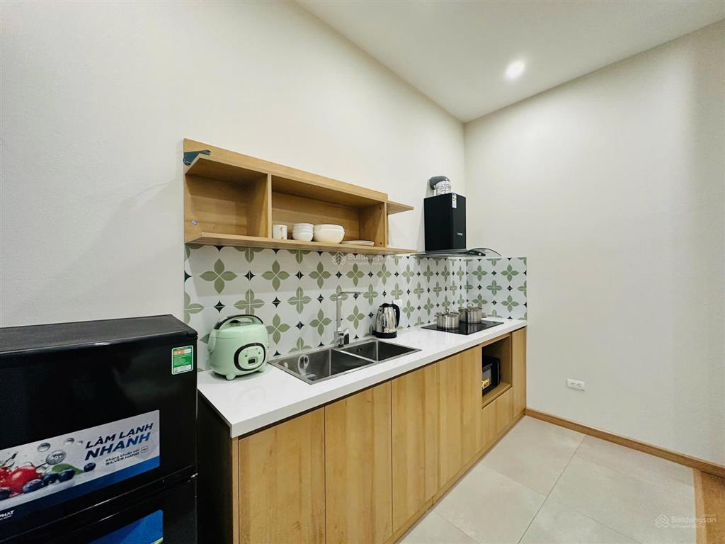 Cho thuê 1n1k ngõ 19 tô ngọc vân, full đồ, thang máy, ban công, lô góc thoáng sáng, giá 10 triệu