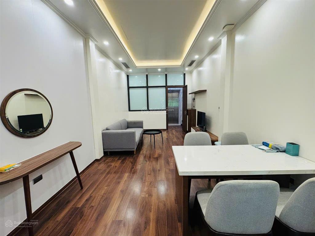Cho thuê 1n1k 70m2 phố lê đại hành, full đồ, thang máy, ban công rộng, ô tô đỗ cửa, giá 12,5 triệu