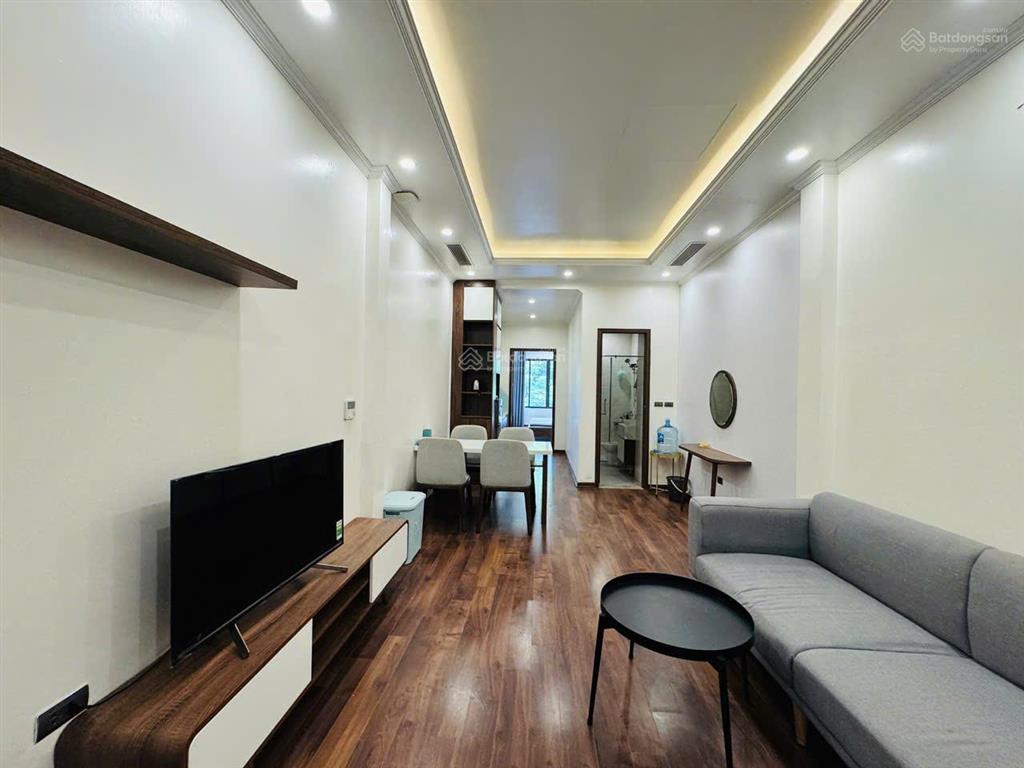 Cho thuê 1n1k 70m2 phố lê đại hành, full đồ, thang máy, ban công rộng, ô tô đỗ cửa, giá 12,5 triệu