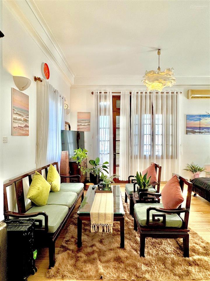 Cho thuê studio 45m2, 2 ban công view phố trần quốc toản, full đồ, máy giặt riêng giá 7 triệu/tháng