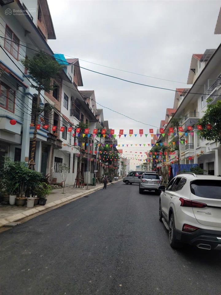 Cho thuê nhà thô giá 3 tr/tháng  khu cienco5