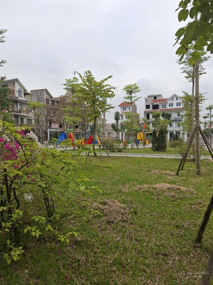 Gia đình cần tiền bán gấp căn 70m2, giá 12,x tỉ giáp lưng lideco 2 mặt tiền  cienco 5 tân lập