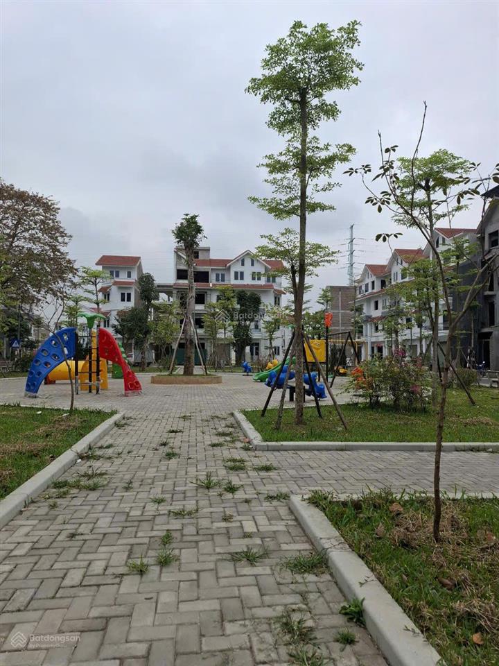 Gia đình cần tiền bán gấp căn 70m2, giá 12,x tỉ giáp lưng lideco 2 mặt tiền  cienco 5 tân lập