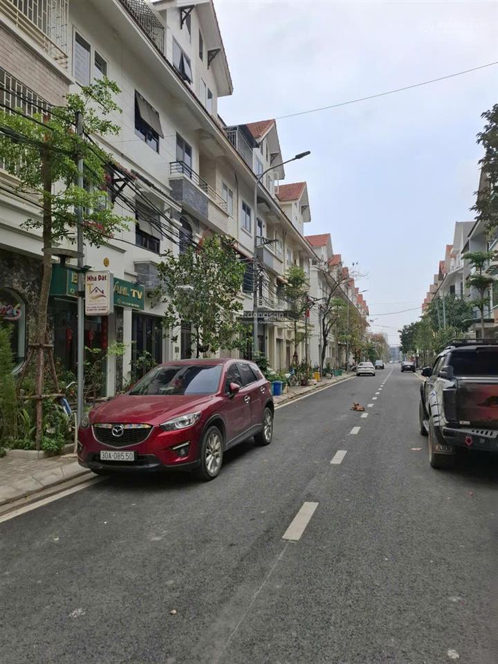 Gia đình cần tiền bán gấp căn 75m2, giá 1x tỉ giáp lưng lideco 2 mặt tiền  cienco 5 tân lập