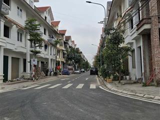 Gia đình cần tiền bán gấp căn 75m2, giá 1x tỉ giáp lưng lideco 2 mặt tiền  cienco 5 tân lập