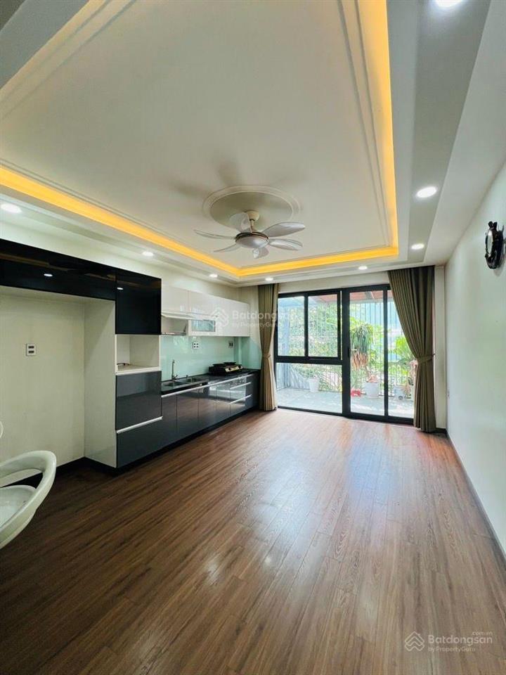 Siêu phẩm mặt tiền kd ,có hầm thang máy ,5 tầng đường 20m ,gần chợ công viên ,nhỉnh 14 tỷ