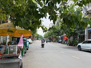 Còn lại 1 căn duy nhất, mặt tiền kd gần chợ sân bay, 4,2*16 nở hậu, 4 tầng, hẻm 8m thông, nhỉnh 6tỷ