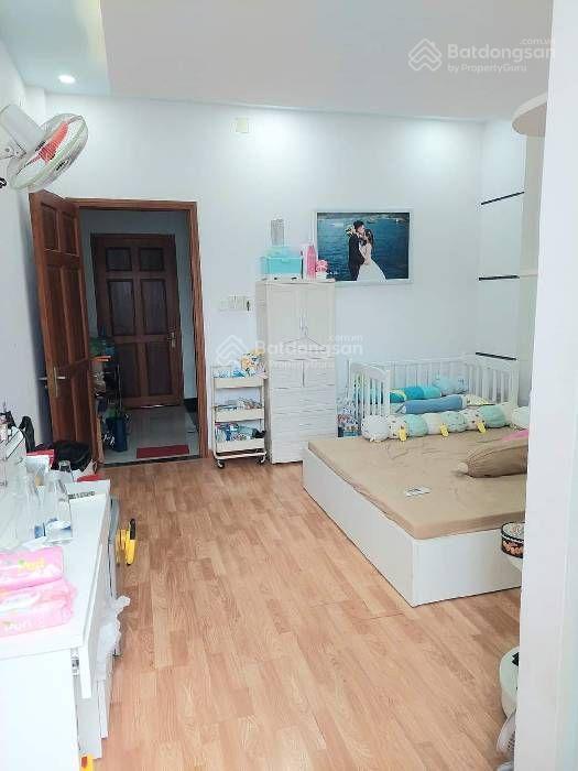 Hàng hiếm gần sân bay ,gần chợ dt 4,3*22 ,5 tầng xe hơi đậu nhà thông có dòng tiền 30tr/th nhỉnh 9t