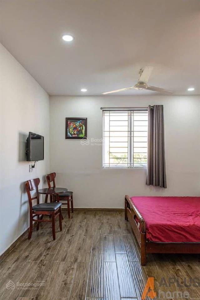 Siêu phẩm chdv mặt tiền gần sân bay, metrol , dt 6*25 ,6 tầng ,đường 7m , pccc đầy đủ , chỉ 2x tỷ