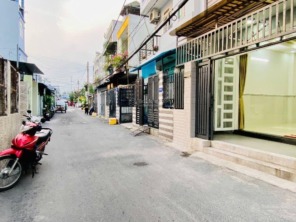 Siêu phẩm ngang 5*15 ,3 tầng hẻm xe hơi thông ,gần sân bay , chợ emart ,các tt tiện ích ,nhỉnh 9 tỷ