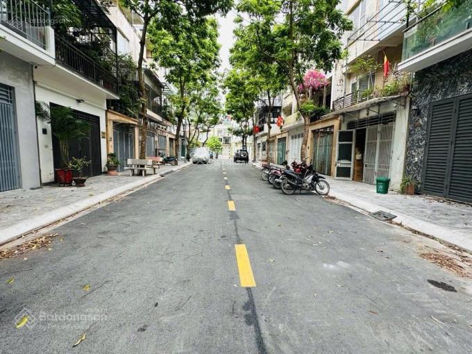 Bán nhà riêng khu đô thị văn phú
