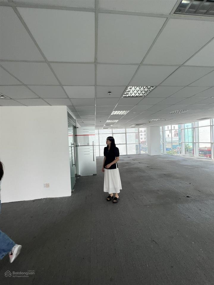 Nhà chính chủ mới mua cho thuê tại ngã tư ngay góc 2 mặt tiền đường 144 đường quang trung gò vấp