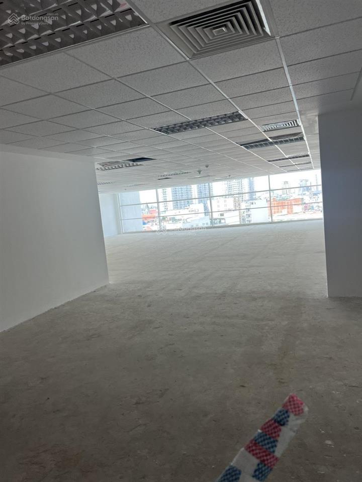 Nhà chính chủ mới mua cho thuê tại ngã tư ngay góc 2 mặt tiền đường nguyễn thị thập quận 7