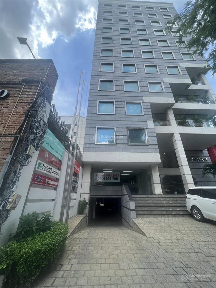 Nhà chính chủ mới mua cho thuê tại ngã tư ngay góc 2 mặt tiền đường nguyễn thị thập quận 7