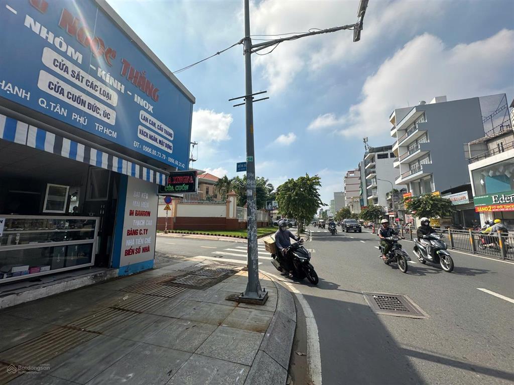 Nhà chính chủ mới mua cần tìm khách thuê tại ngã tư đường 580 đường lũy bán bích