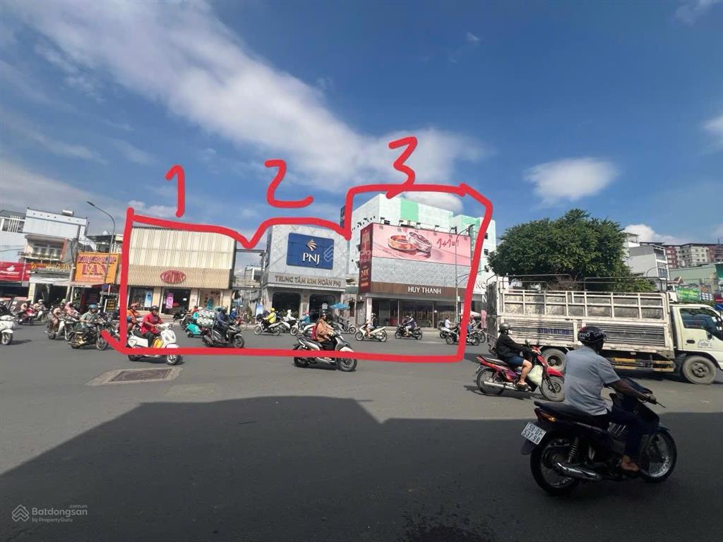 Chính chủ mới mua nhà cần cho thuê nhà mặt tiền đường 699 lũy bán bích quận tân phú tphcm