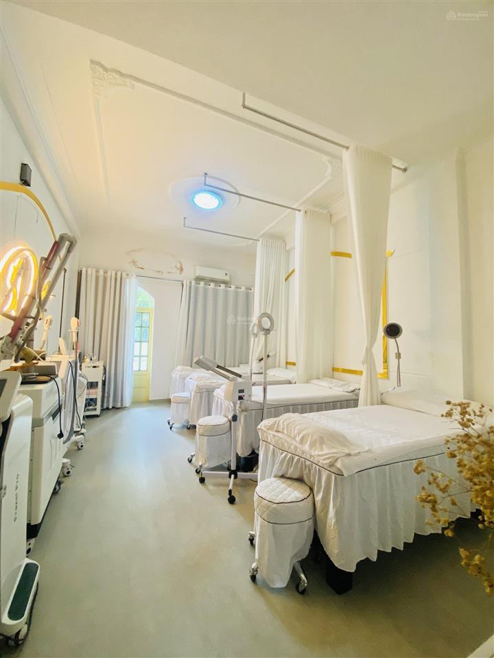 Chính chủ bán nhà riêng, hoàn công 2023, shr. giá 12.7 tỷ. giảm ngay 100tr để bán trong tuần