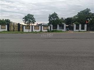 Lô đất 272M2 (  2 MT đường nhựa 40m . phù hợp xây nhà hàng khách sạn )