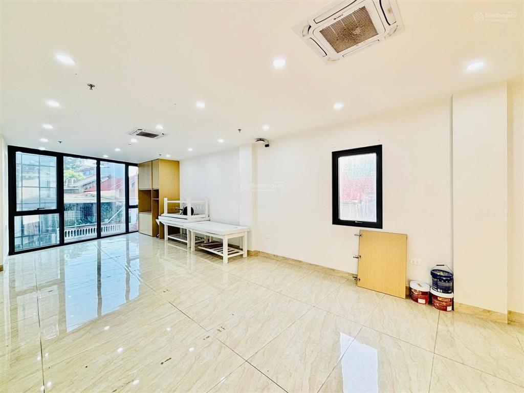 Chùa láng  đống đa cho thuê văn phòng 120m giá chỉ 17triệu đẹp keng rẻ có 102