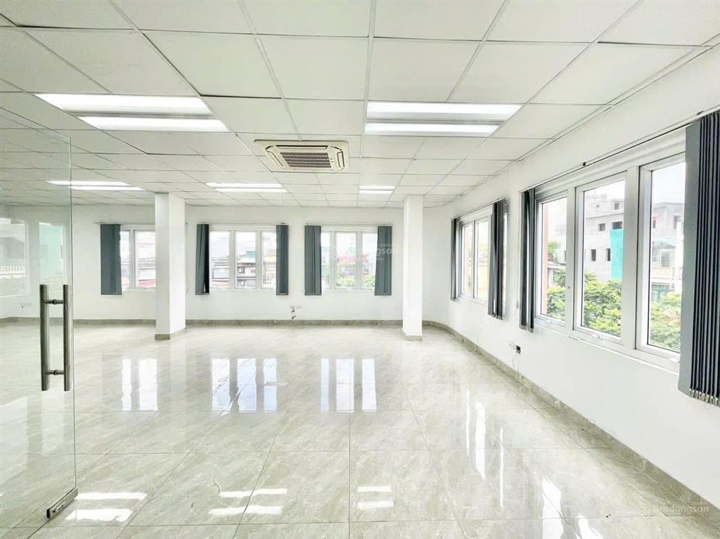 Chính chủ cho thuê sàn vp mặt phố nguyễn văn tuyết đống đa 110m giá cực rẻ chỉ 17 triệu oto đỗ cửa