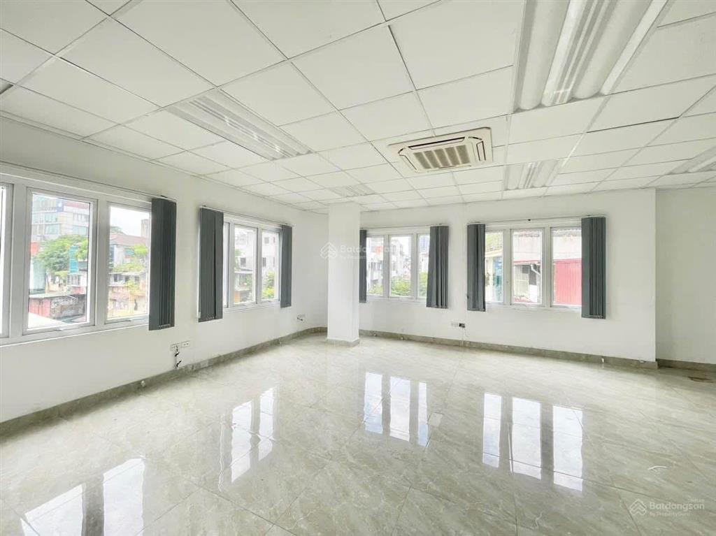 Chính chủ cho thuê sàn vp mặt phố nguyễn văn tuyết đống đa 110m giá cực rẻ chỉ 17 triệu oto đỗ cửa