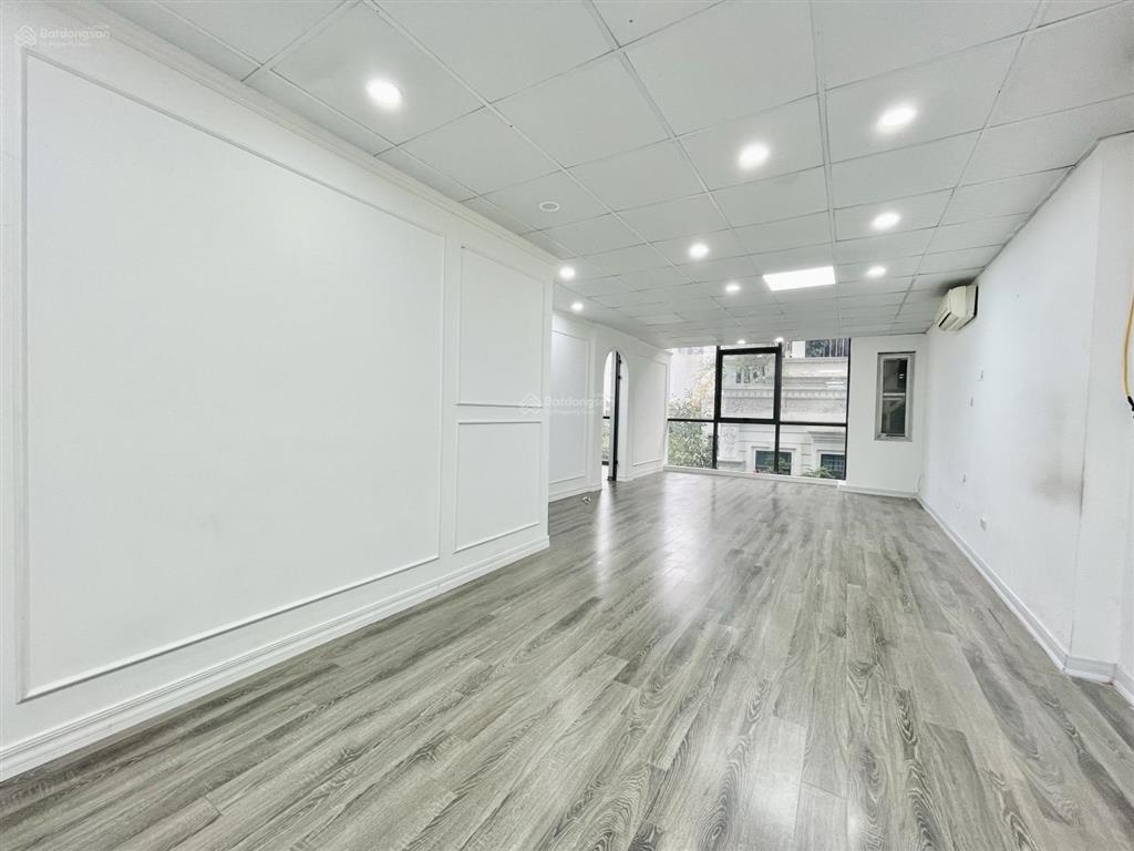 Thái hà  đống đa cho thuê văn phòng 110m giá cực rẻ chỉ 15triệu chia sẵn phòng