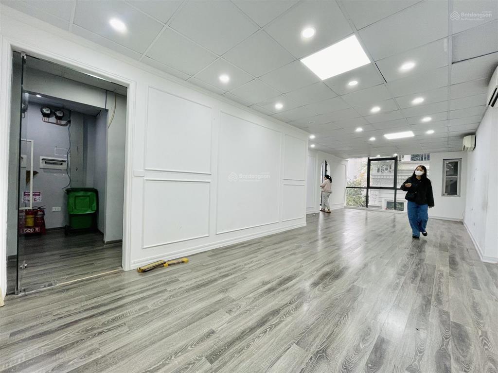 Thái hà  đống đa cho thuê văn phòng 110m giá cực rẻ chỉ 15triệu chia sẵn phòng