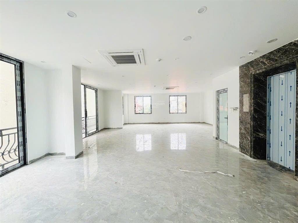 Bóc tem cho thuê văn phòng phố nguyên hồng  đống đa diện tích 100m2 giá chỉ 15 triệu mới keng