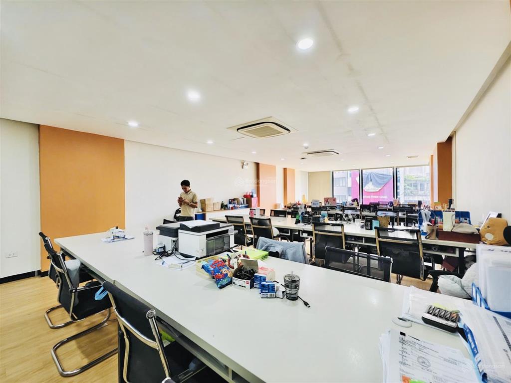 Sàn văn phòng đẹp keng phố hoàng cầu  đống đa 220m2 giá cực rẻ chỉ 38tr đầy đủ pccc vị trí vàng kd