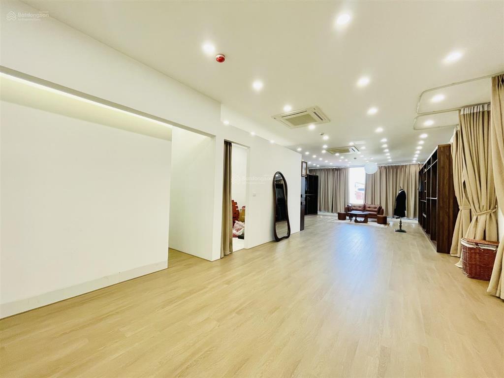 Chính chủ cho thuê sàn 120m mặt phố xã đàn  đống đa nhà mới keng chỉ 18tr free để xe