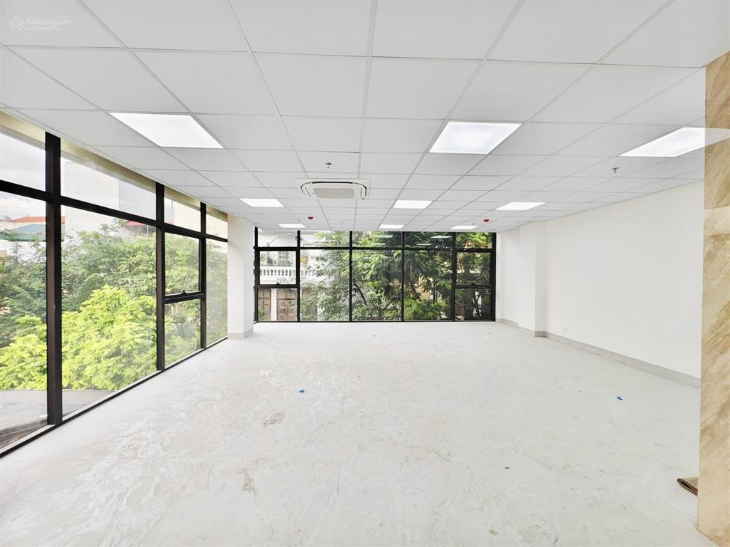 Hoàng cầu  đống đa cho thuê văn phòng 135m giá tốt chỉ 25tr mới keng
